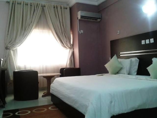 Jades Hotel Wupa Bagian luar foto